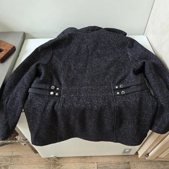 Jacket - Picture 4 of 6